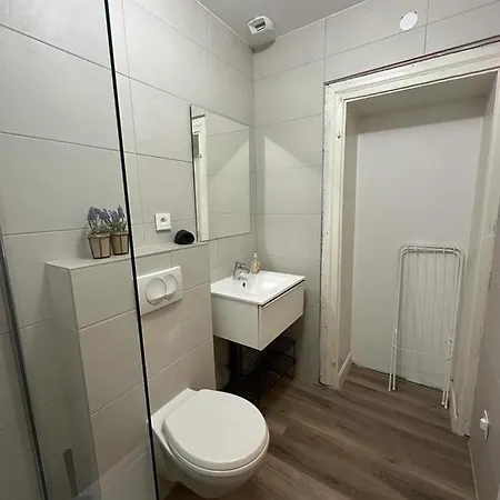 Le Petit Cafe - Centre Ville, Parking Gratuit