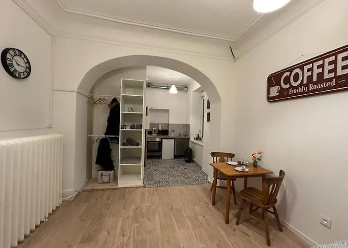 Le Petit Cafe - Centre Ville, Parking Gratuit Lägenhet *